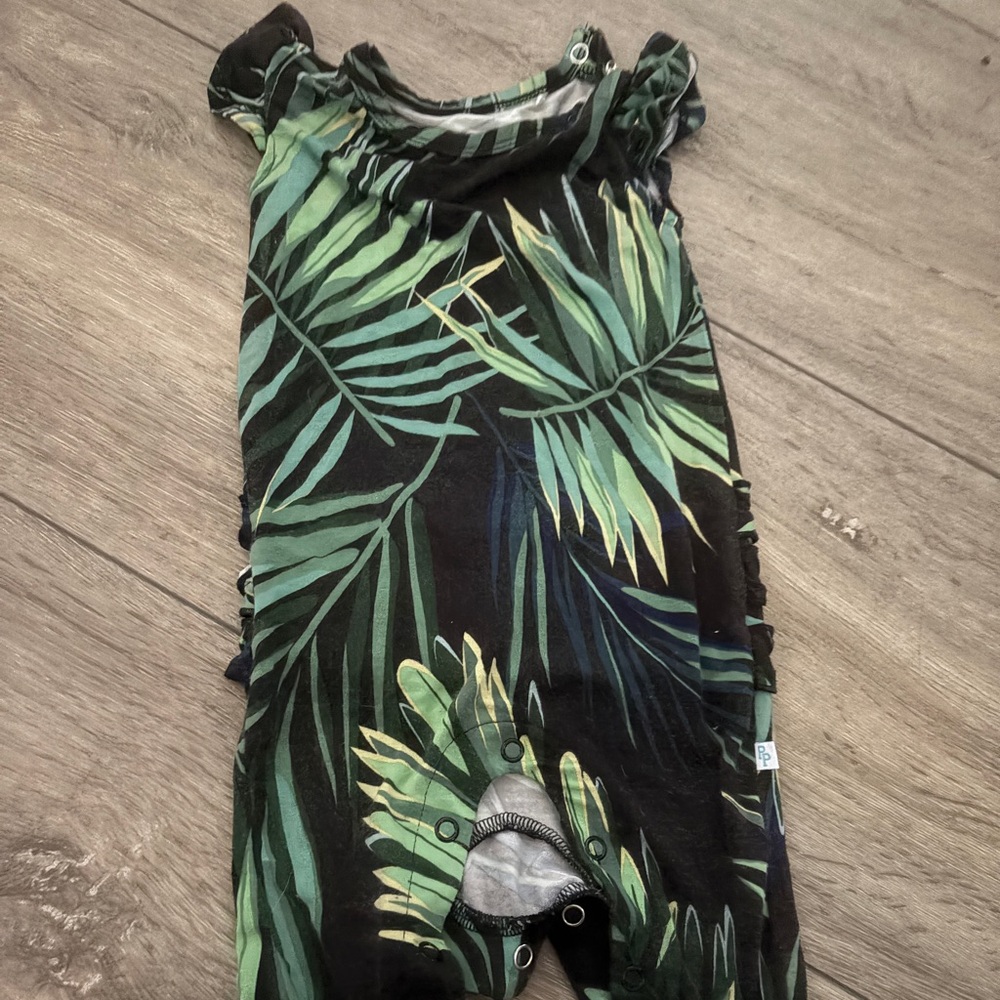 Posh peanut 3-6 romper
